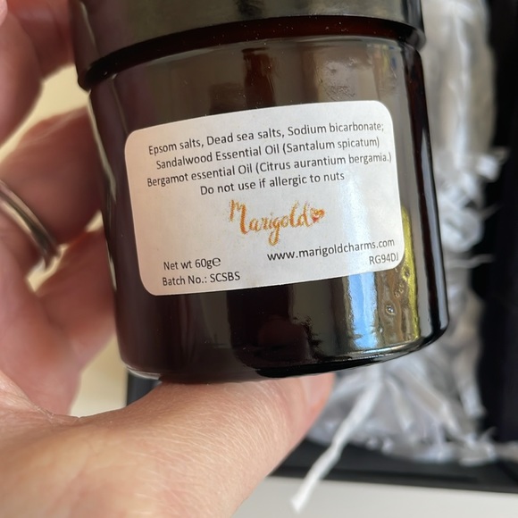 [ Marigold Charms - Sandalwood + Bergamot Gift Set ] - Picture 5 of 6